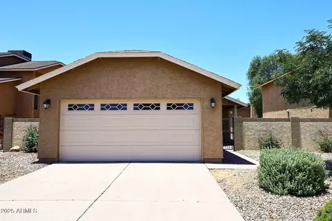 Exterior - 12830 S Wakial Loop S, Phoenix, AZ 85044 photo 2 of 5