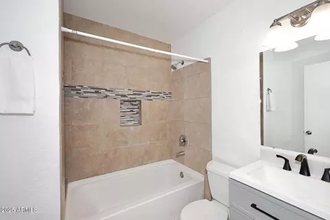 Bath - 12830 S Wakial Loop S, Phoenix, AZ 85044 photo 4 of 4