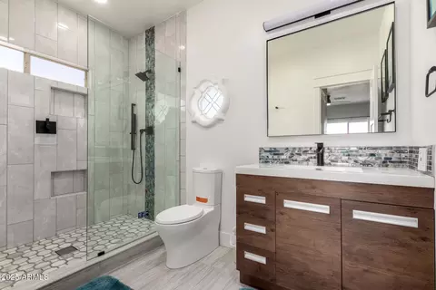 Bath - 1834 E Willow Tree Ct, Gilbert, AZ 85234 photo 5 of 5