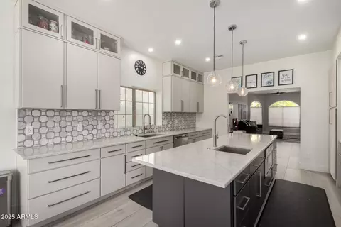 Kitchen - 1834 E Willow Tree Ct, Gilbert, AZ 85234 photo 4 of 4