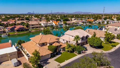 View/Area - 1834 E Willow Tree Ct, Gilbert, AZ 85234 photo 3 of 11