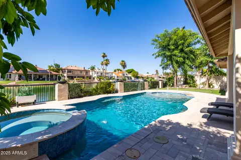 Exterior - 1834 E Willow Tree Ct, Gilbert, AZ 85234 photo 5 of 14