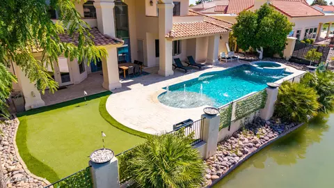 Exterior - 1834 E Willow Tree Ct, Gilbert, AZ 85234 photo 10 of 14