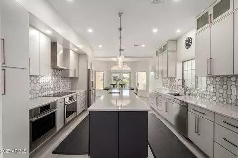 Kitchen - 1834 E Willow Tree Ct, Gilbert, AZ 85234 photo 2 of 4