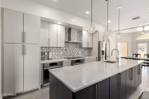 Kitchen - 1834 E Willow Tree Ct, Gilbert, AZ 85234 photo 3 of 4