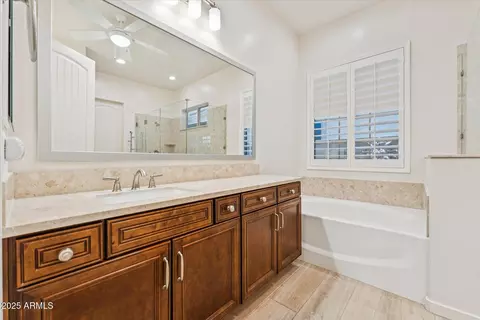 Bath - 520 E Ashurst Dr, Phoenix, AZ 85048 photo 1 of 5