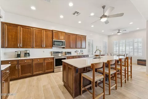 Kitchen - 520 E Ashurst Dr, Phoenix, AZ 85048 photo 1 of 4