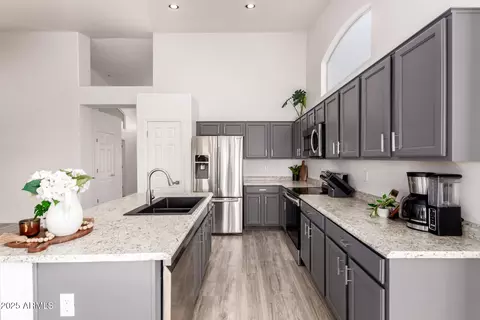 11622 W Palm Brook Dr, Avondale, AZ 85392