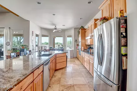 Kitchen - 1032 E Dolores Rd, Phoenix, AZ 85086 photo 2 of 6