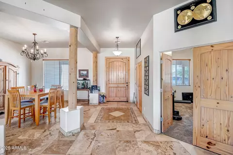 1032 E Dolores Rd, Phoenix, AZ 85086