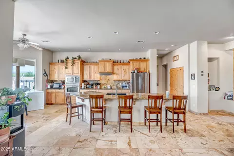 Kitchen - 1032 E Dolores Rd, Phoenix, AZ 85086 photo 3 of 6
