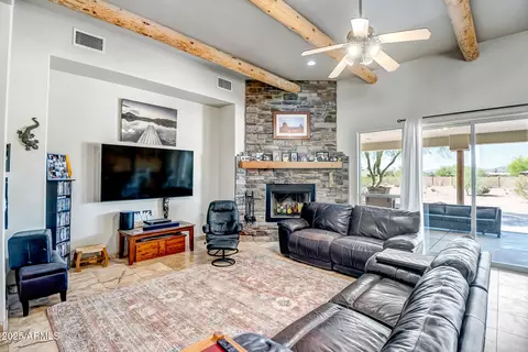Living - 1032 E Dolores Rd, Phoenix, AZ 85086 photo 1 of 2