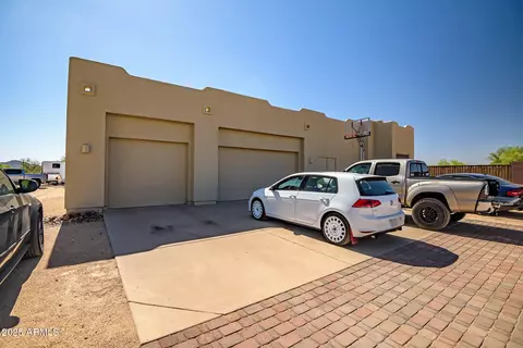Exterior - 1032 E Dolores Rd, Phoenix, AZ 85086 photo 6 of 9