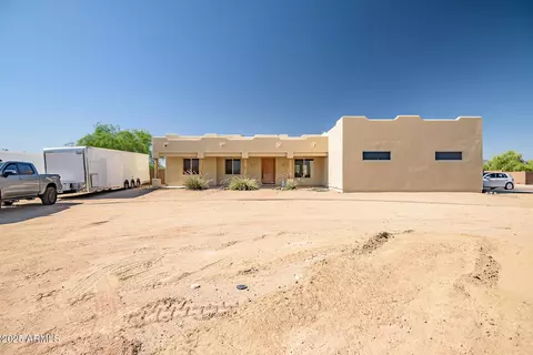 Exterior - 1032 E Dolores Rd, Phoenix, AZ 85086 photo 8 of 9