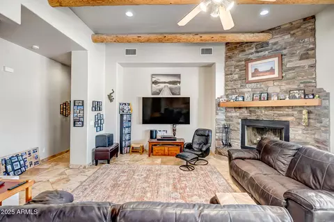 Living - 1032 E Dolores Rd, Phoenix, AZ 85086 photo 2 of 2