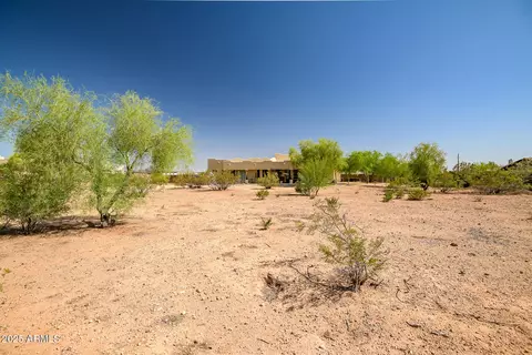 Exterior - 1032 E Dolores Rd, Phoenix, AZ 85086 photo 4 of 9