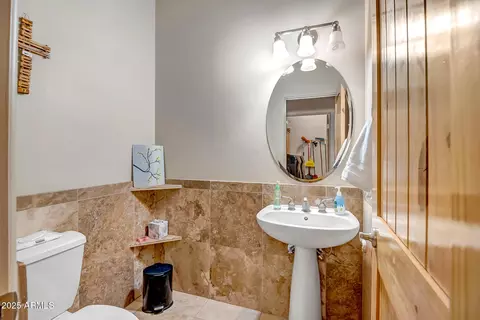 Bath - 1032 E Dolores Rd, Phoenix, AZ 85086 photo 4 of 6