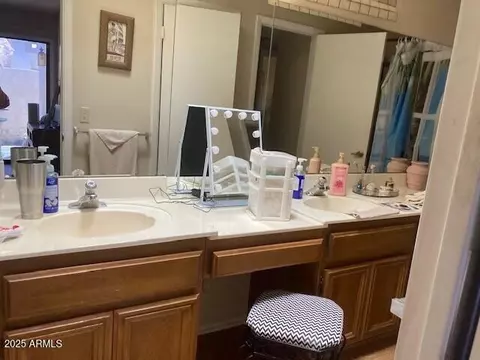 Bath - 774 E Morningside Dr, Phoenix, AZ 85022 photo 2 of 2