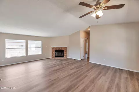 9205 N 13th Pl, Phoenix, AZ 85020