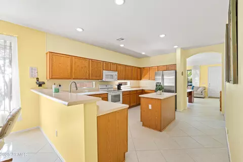 Kitchen - 3534 E Linda Ln, Gilbert, AZ 85234 photo 2 of 4