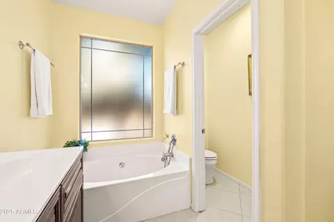 Bath - 3534 E Linda Ln, Gilbert, AZ 85234 photo 3 of 4