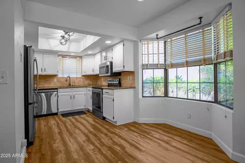 Kitchen - 4225 E Sandia St, Phoenix, AZ 85044 photo 2 of 2