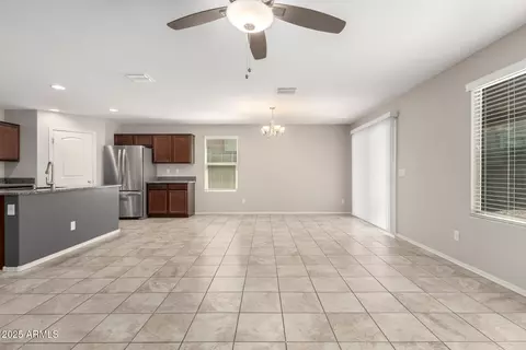 Living - 5113 E Greenway St E, Mesa, AZ 85205 photo 2 of 2