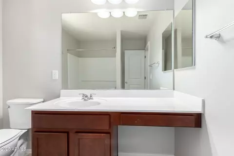 Bath - 5113 E Greenway St E, Mesa, AZ 85205 photo 2 of 2