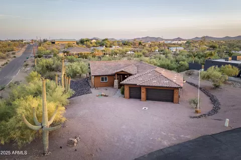 View/Area - 1943 E Paso Nuevo Dr, Phoenix, AZ 85086 photo 1 of 9