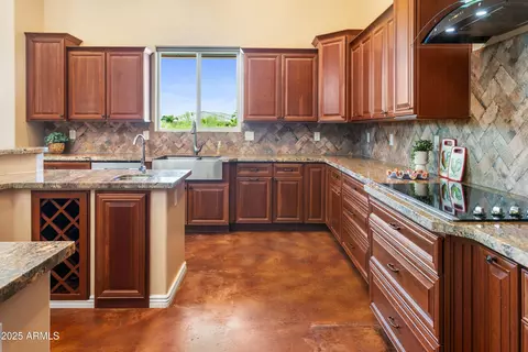 Kitchen - 1943 E Paso Nuevo Dr, Phoenix, AZ 85086 photo 6 of 8