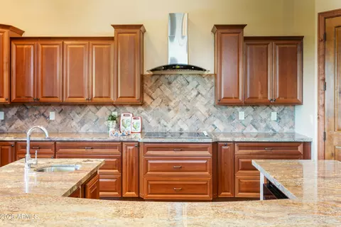 Kitchen - 1943 E Paso Nuevo Dr, Phoenix, AZ 85086 photo 4 of 8
