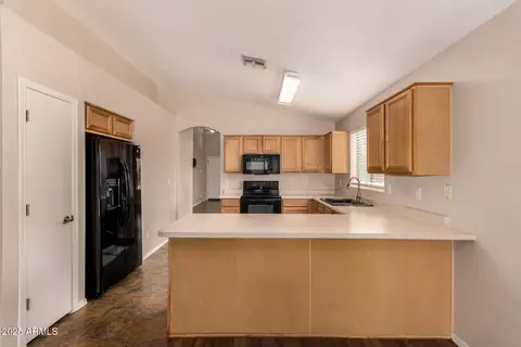 Kitchen - 10956 E Delta Ave, Mesa, AZ 85208 photo 2 of 4