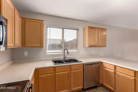 Kitchen - 10956 E Delta Ave, Mesa, AZ 85208 photo 4 of 4