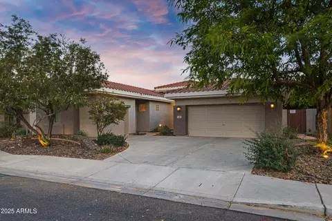 645 W Longhorn Dr, Chandler, AZ 85286