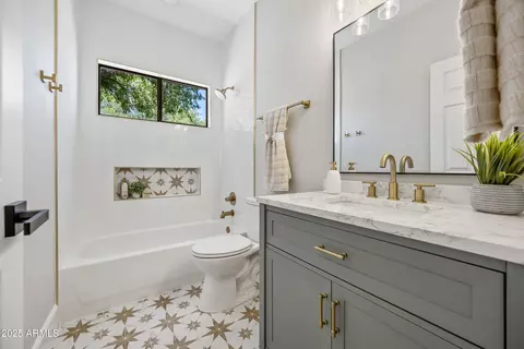 Bath - 2881 Estrella Ct, Gilbert, AZ 85296 photo 1 of 10