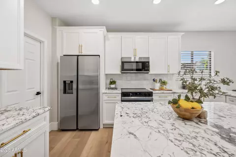 Kitchen - 2881 Estrella Ct, Gilbert, AZ 85296 photo 6 of 9