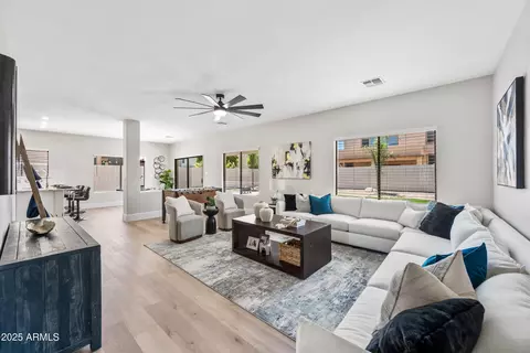 Living - 2881 Estrella Ct, Gilbert, AZ 85296 photo 1 of 2