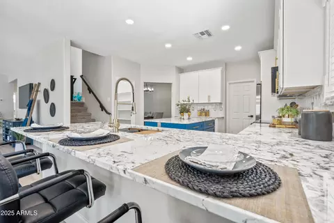 Kitchen - 2881 Estrella Ct, Gilbert, AZ 85296 photo 4 of 9