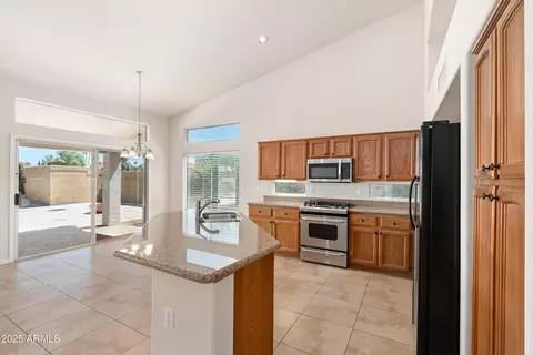 3550 E Topeka Dr, Phoenix, AZ 85050 photo 17