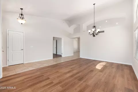 3550 E Topeka Dr, Phoenix, AZ 85050 photo 6