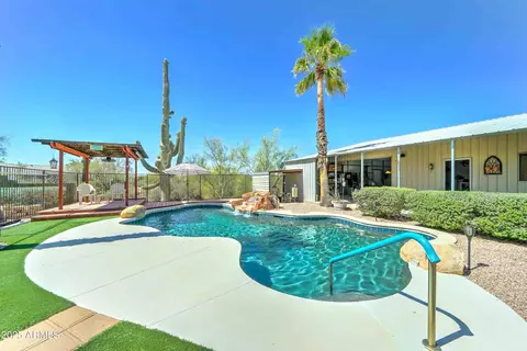 Exterior - 1704 S Barkley Rd, Apache Junction, AZ 85119 photo 5 of 10