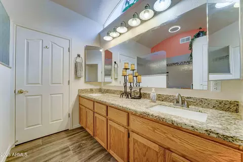 Bath - 1704 S Barkley Rd, Apache Junction, AZ 85119 photo 1 of 3