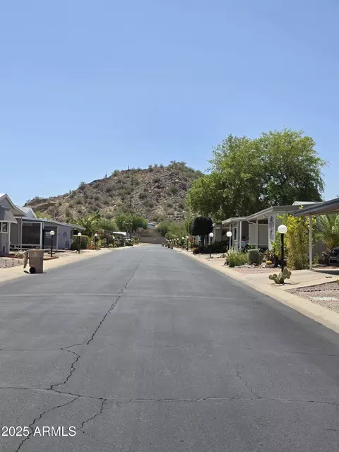 2233 E Behrend Dr #17, Phoenix, AZ 85024 photo 4