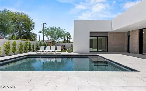 Exterior - 5301 N 43rd St, Phoenix, AZ 85018 photo 8 of 9