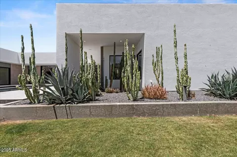 Exterior - 5301 N 43rd St, Phoenix, AZ 85018 photo 3 of 9