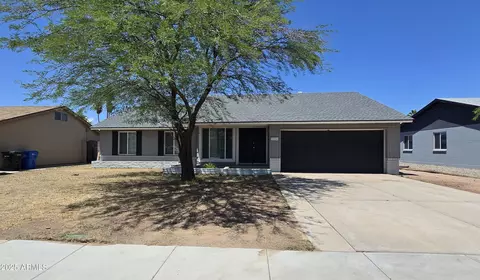 8936 W Mackenzie Dr, Phoenix, AZ 85037