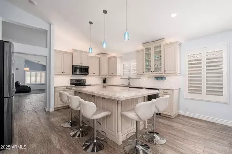 Kitchen - 4253 E Raven Rd, Phoenix, AZ 85044 photo 3 of 5
