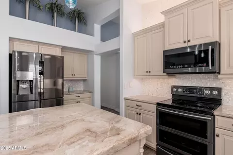 Kitchen - 4253 E Raven Rd, Phoenix, AZ 85044 photo 5 of 5