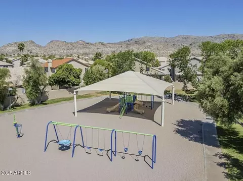 View/Area - 4253 E Raven Rd, Phoenix, AZ 85044 photo 6 of 12