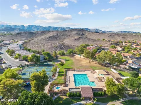 View/Area - 4253 E Raven Rd, Phoenix, AZ 85044 photo 2 of 12